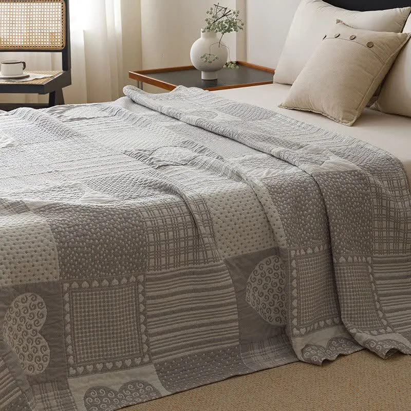 Patchwork-Herz-Steppdecke aus Baumwollgaze