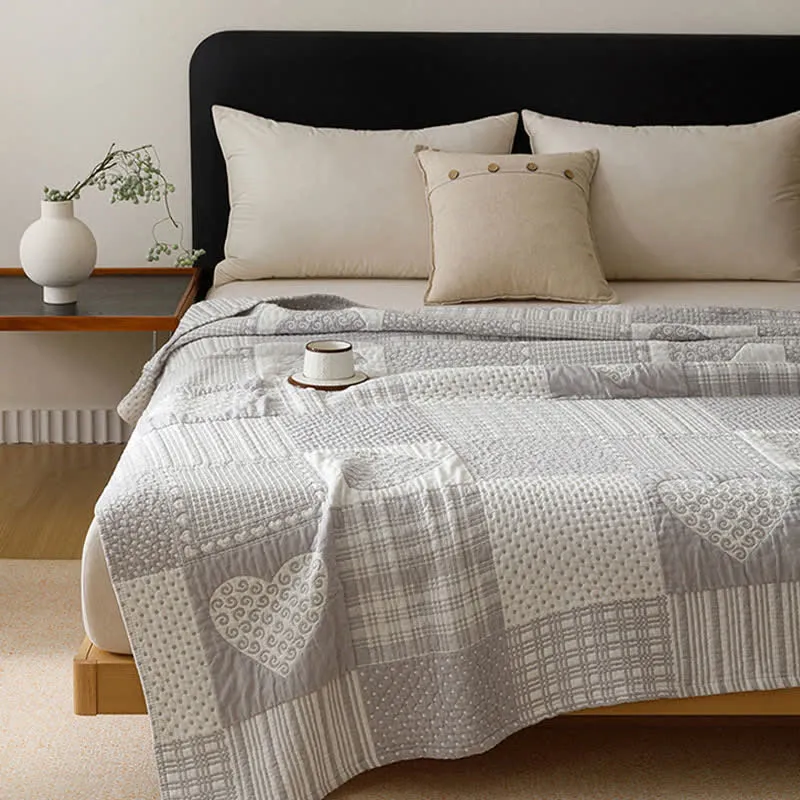 Patchwork-Herz-Steppdecke aus Baumwollgaze