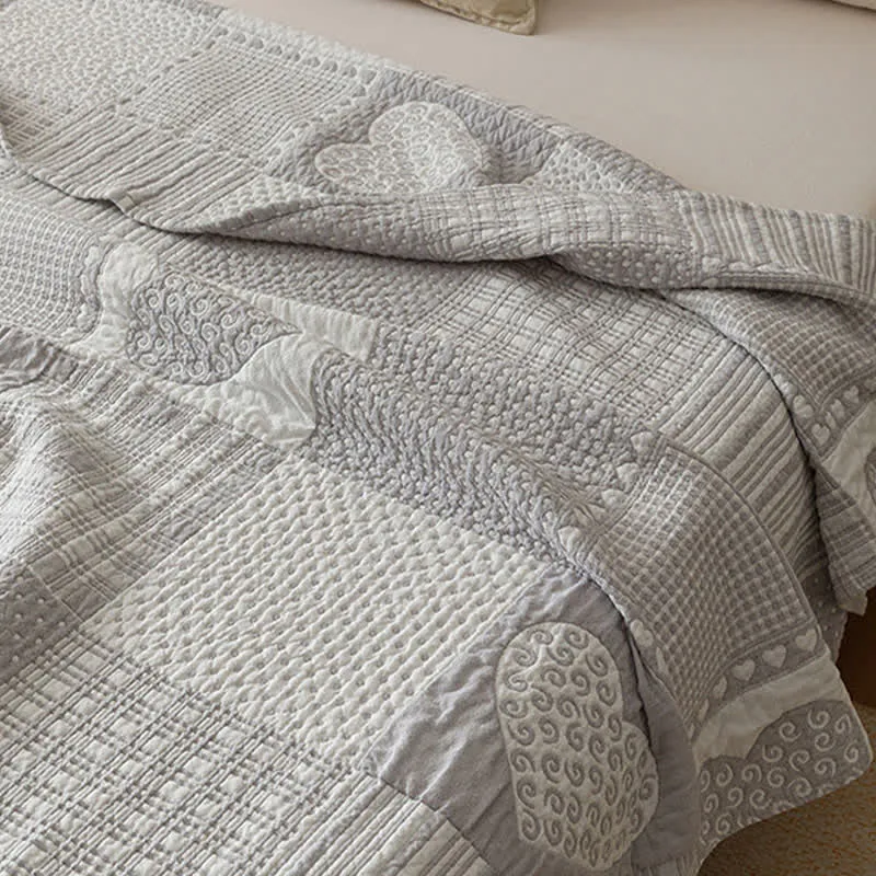 Patchwork-Herz-Steppdecke aus Baumwollgaze