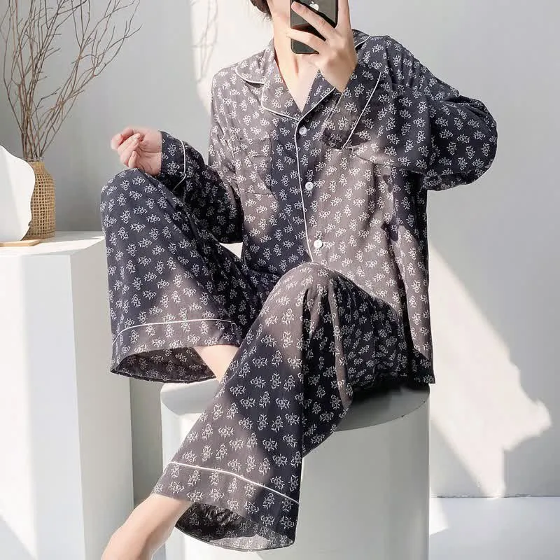 Vintage-Pyjama-Set im rustikalen Blumenstil