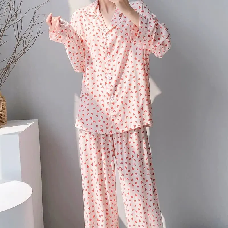 Pyjama-Set mit rotem Herzmuster