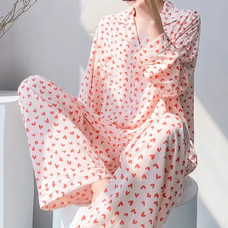 Pyjama-Set mit rotem Herzmuster