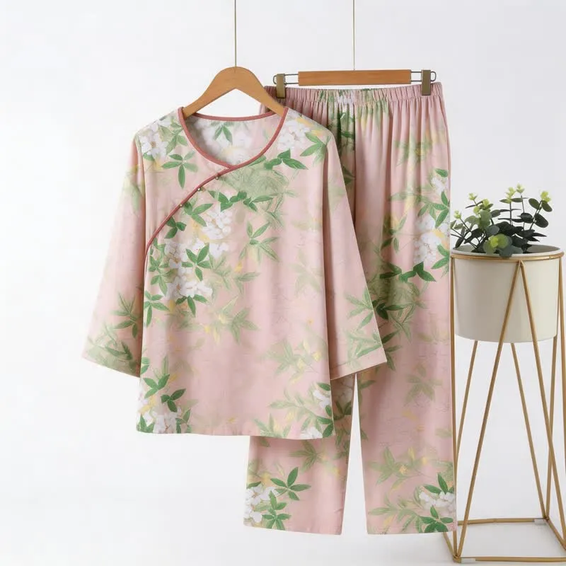 Pyjama-Set mit orientalischem Blumen- und Blättermuster