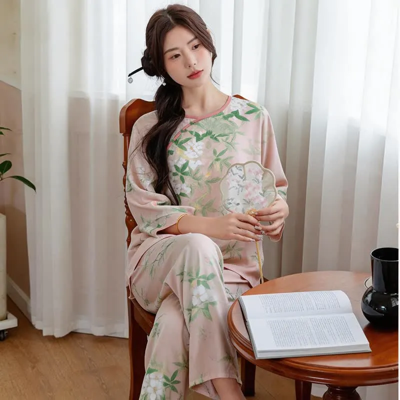 Pyjama-Set mit orientalischem Blumen- und Blättermuster