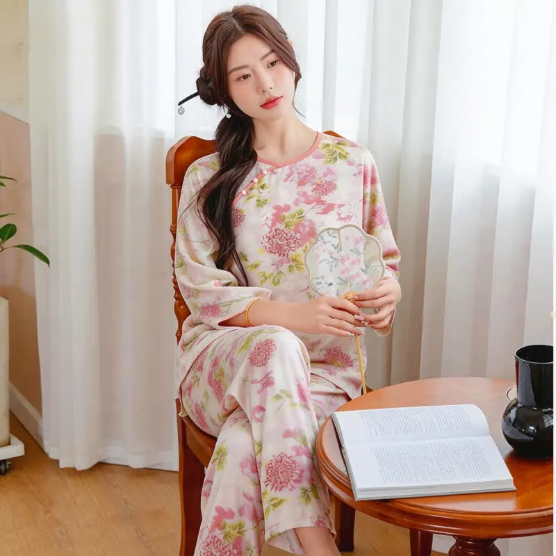 Orientalisches rosa Pyjama-Set mit Blumenmuster