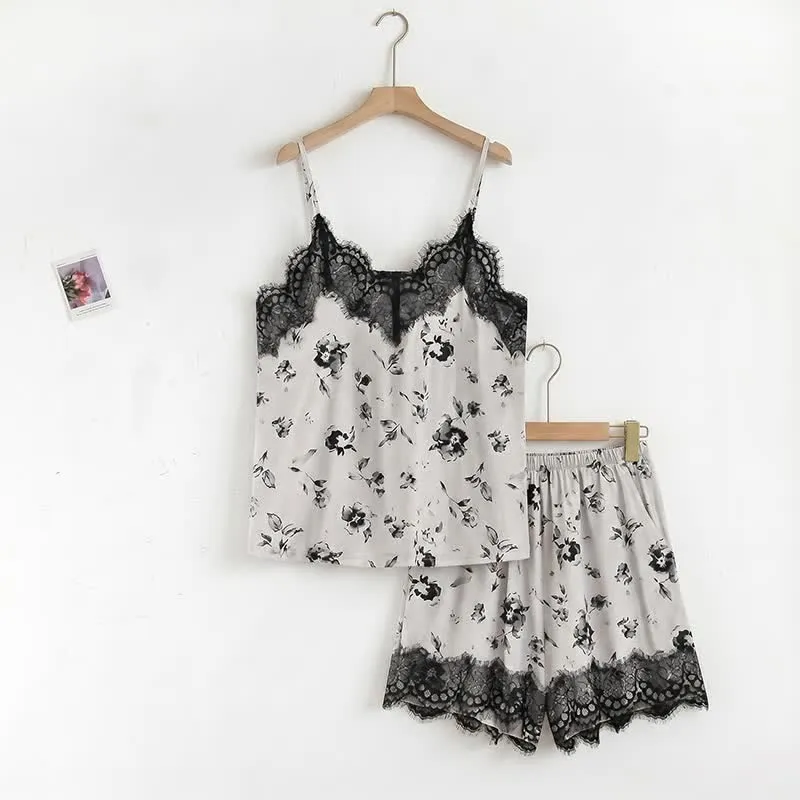 Romantisches Pyjama-Set mit floraler Spitze