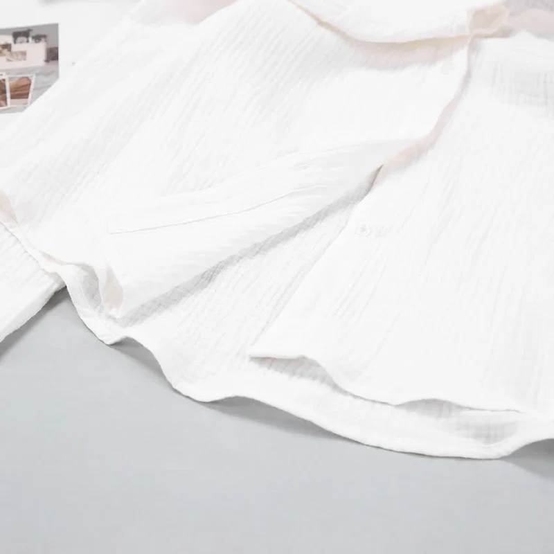 Pyjama-Set aus langärmeligem Oberteil und Shorts