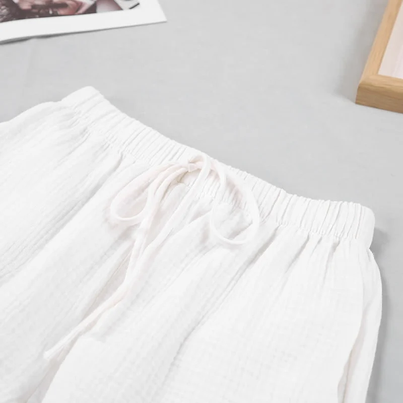 Pyjama-Set aus langärmeligem Oberteil und Shorts
