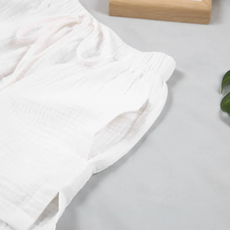 Pyjama-Set aus langärmeligem Oberteil und Shorts