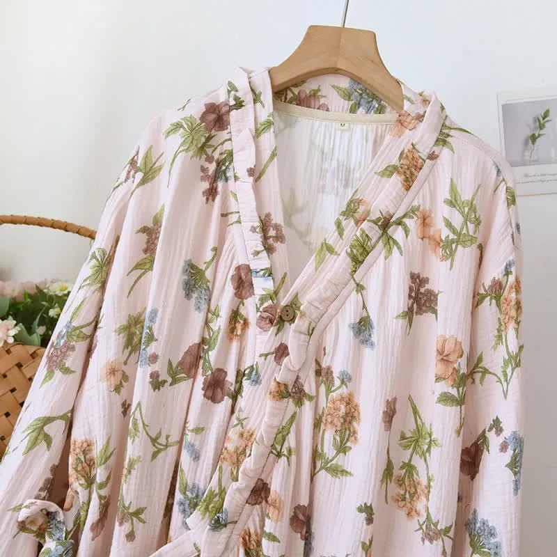 Morgenmantel aus Baumwollgaze mit Blumenmuster und Rüschenkragen