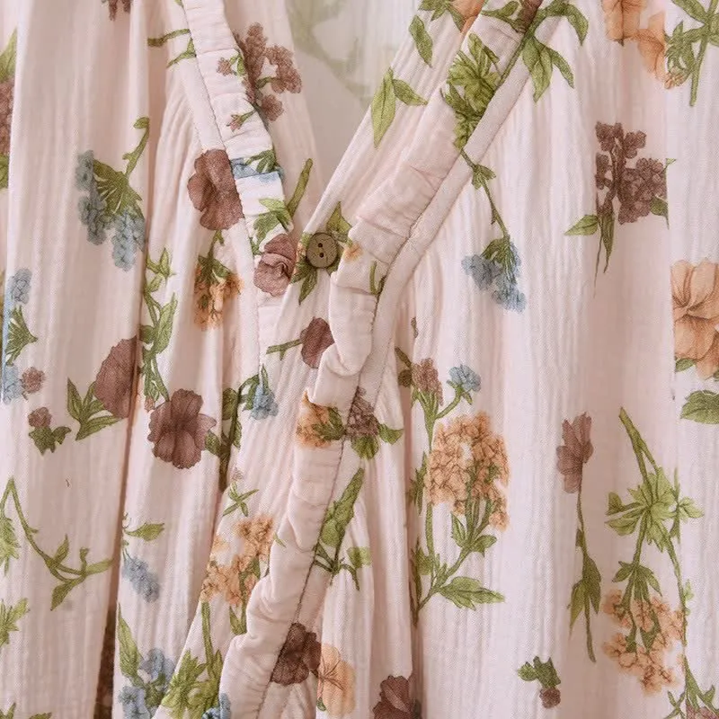 Morgenmantel aus Baumwollgaze mit Blumenmuster und Rüschenkragen