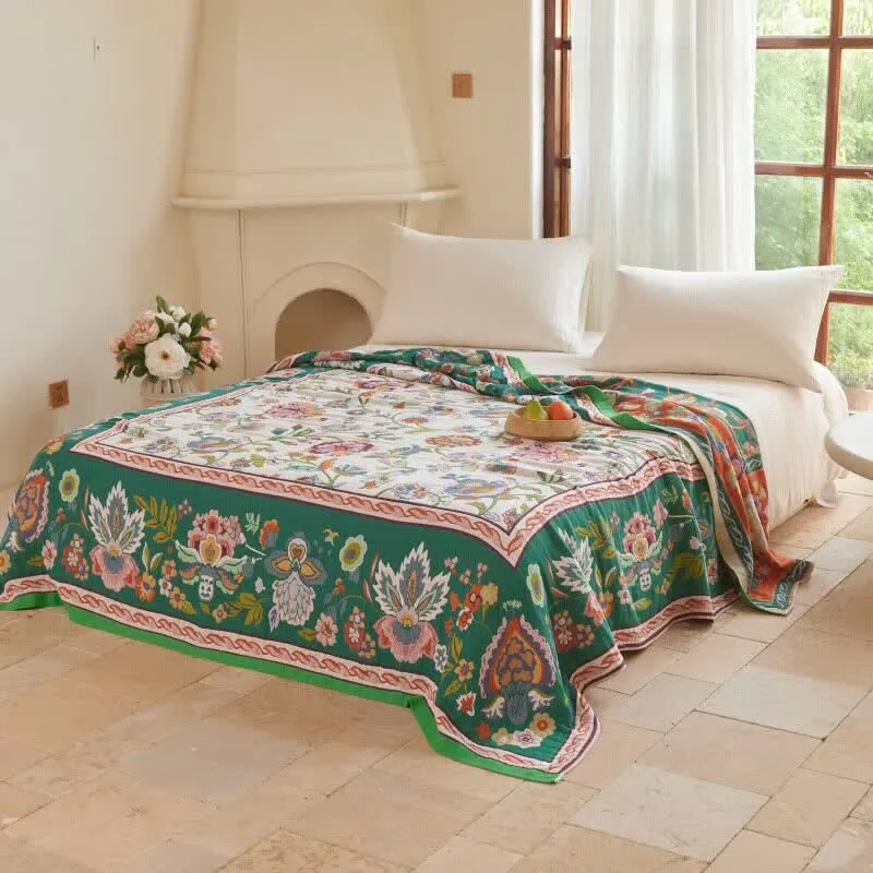 Baumwoll-Steppdecke mit böhmischem Rand und Blumenmuster