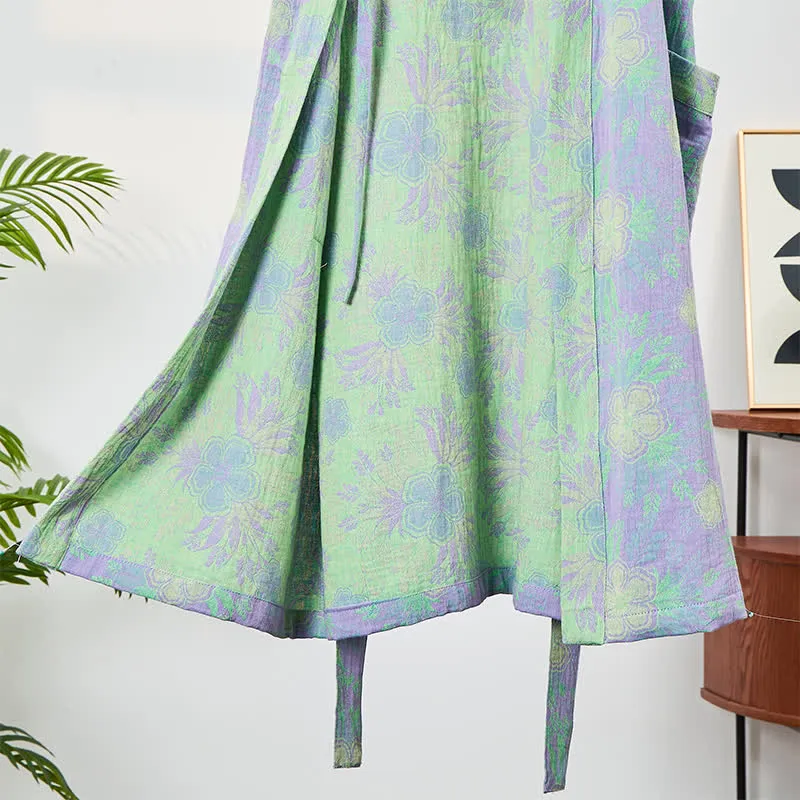 Erfrischender Kimono-Bademantel aus doppellagigem Gaze mit floralem Muster