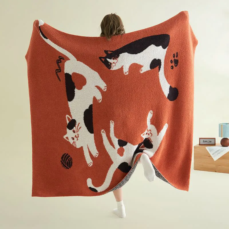Strickdecke aus Fleece mit verspielten Katzenmotiven