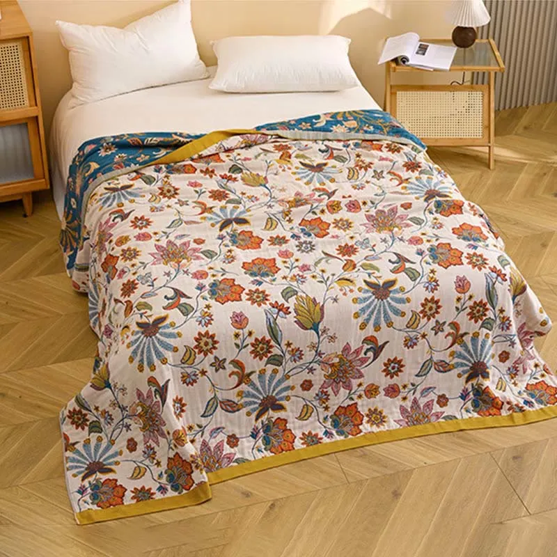 Wendbare Steppdecke aus Baumwollgaze mit Blumenmuster