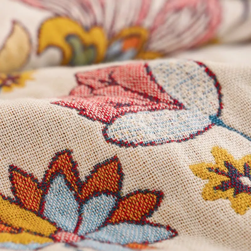 Wendbare Steppdecke aus Baumwollgaze mit Blumenmuster