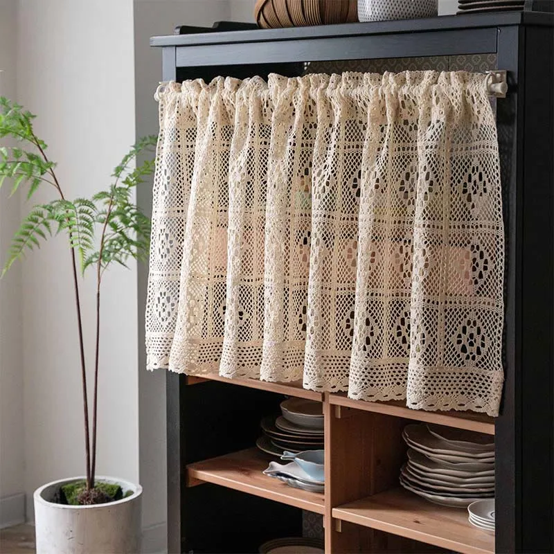 Beige quadratische Häkel-Stufenvorhang
