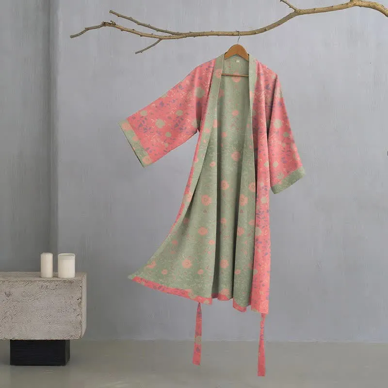 Kimono-Bademantel aus doppellagigem Baumwollgewebe mit Blumenmuster