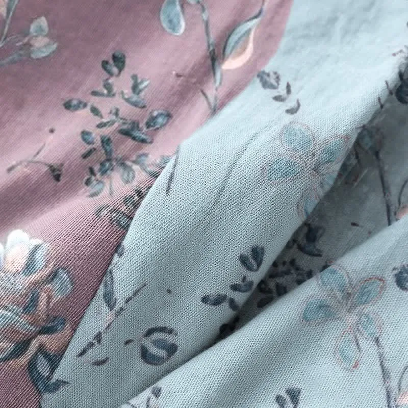 Kimono-Bademantel aus doppellagigem Baumwollgewebe mit blühendem Blumenmuster