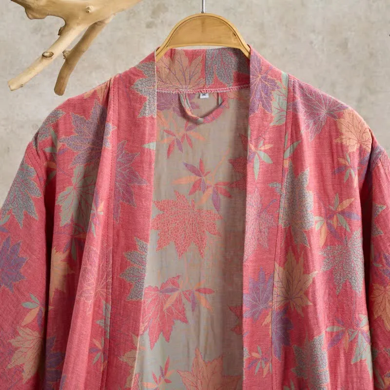 Kimono-Bademantel aus doppellagigem Baumwollgewebe mit Ahornblattmuster