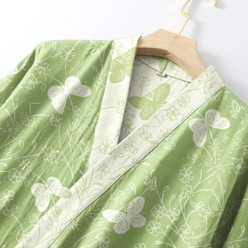 Kimono-Bademantel aus doppellagigem Baumwollgewebe mit grünem Schmetterlingsmuster