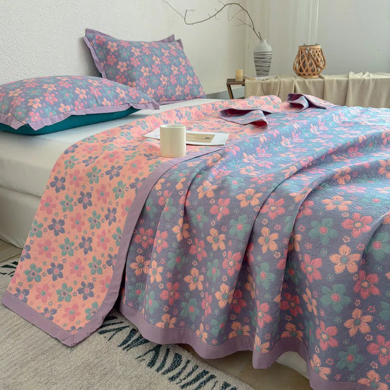 Dreilagige Tagesdecke aus Gaze mit kleinem Blumenmuster