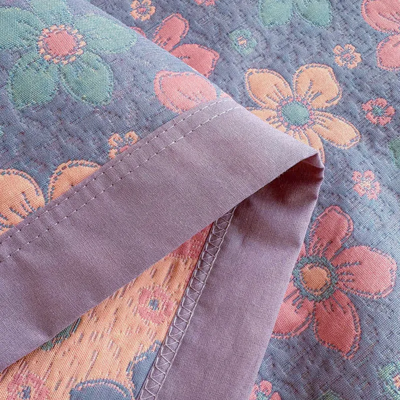 Dreilagige Tagesdecke aus Gaze mit kleinem Blumenmuster