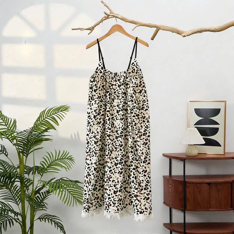 Hauskleid mit Leopardenmuster und Quasten