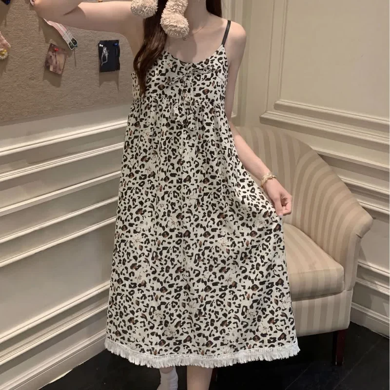 Hauskleid mit Leopardenmuster und Quasten