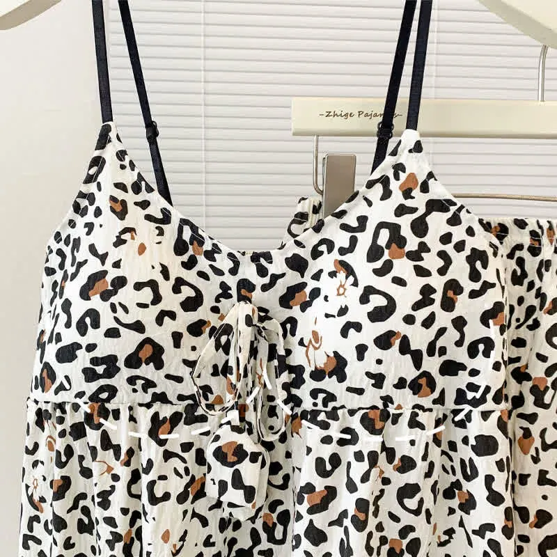 Hauskleid mit Leopardenmuster und Quasten