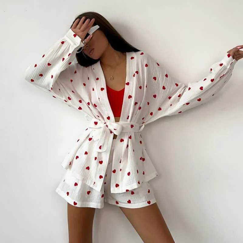 Wickelpyjama-Set aus Baumwolle mit Herzmuster