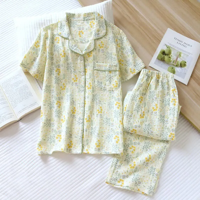 Tulpen- und Blätter-Pyjama-Set aus Baumwollgaze
