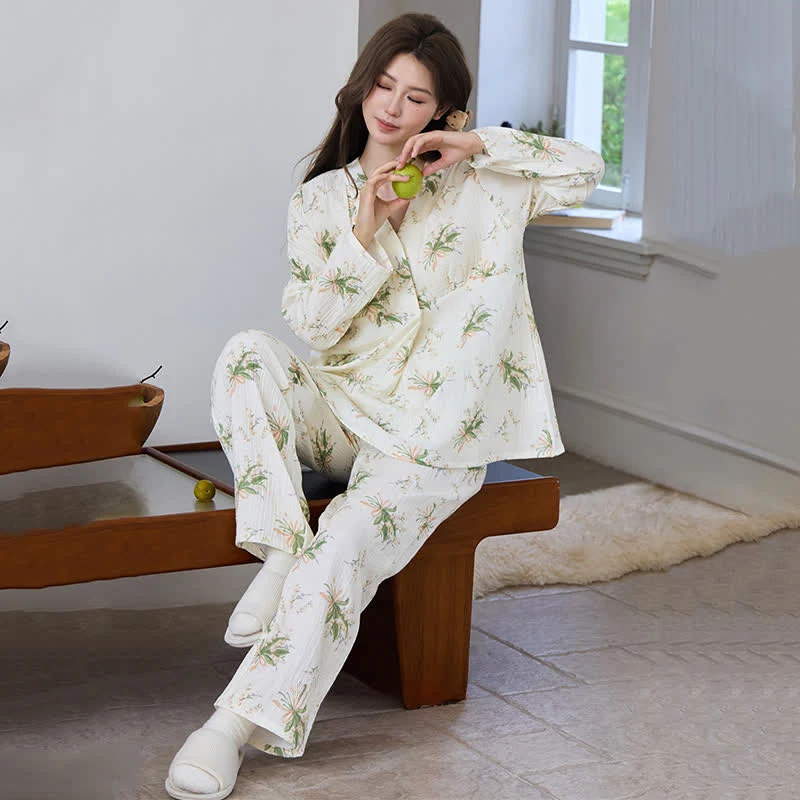Pyjama-Set aus Baumwollgaze mit Blumenstrauß