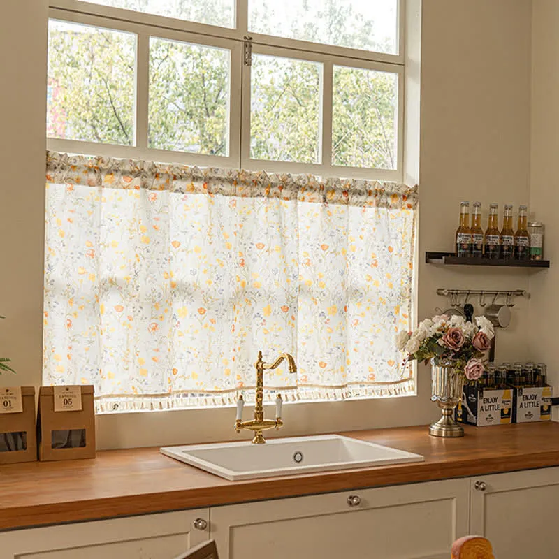 Halbtransparenter Küchenvorhang mit Blumenmuster