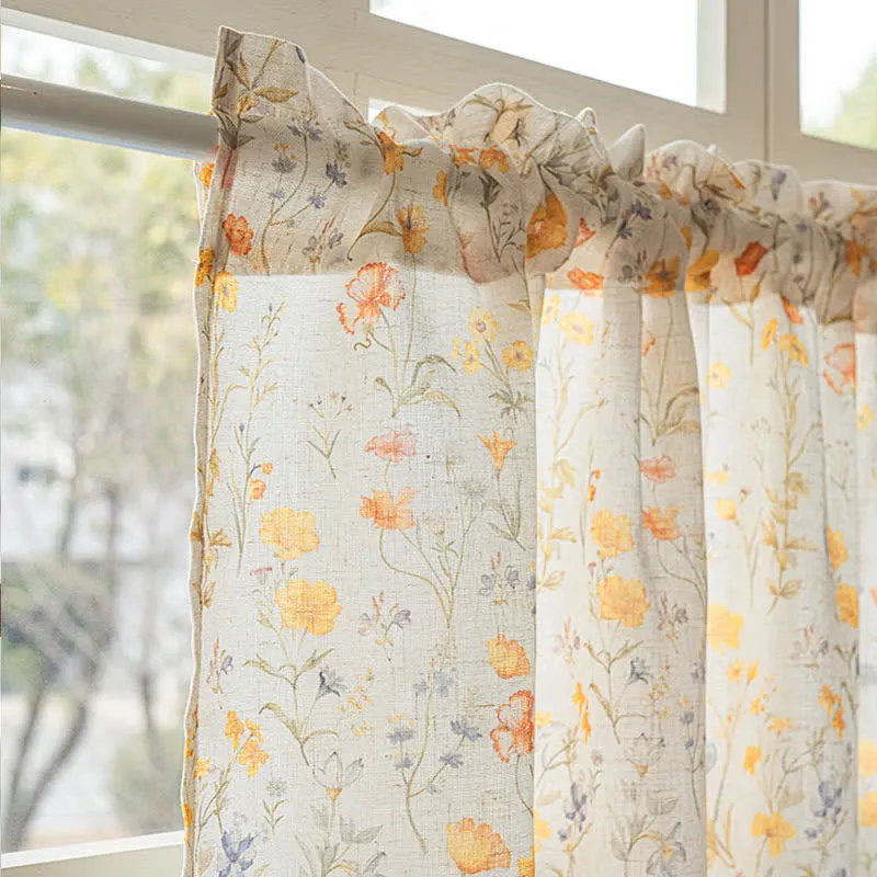 Halbtransparenter Küchenvorhang mit Blumenmuster
