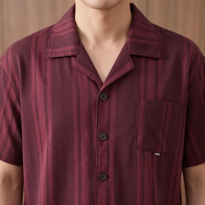 Loungewear-Set aus Baumwolle mit burgunderfarbenen vertikalen Streifen