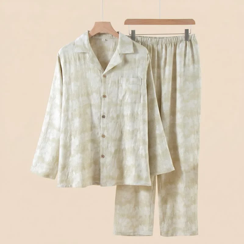 Loungewear-Set mit hellem Blumenmuster und dezentem Vichy-Karo und Knöpfen