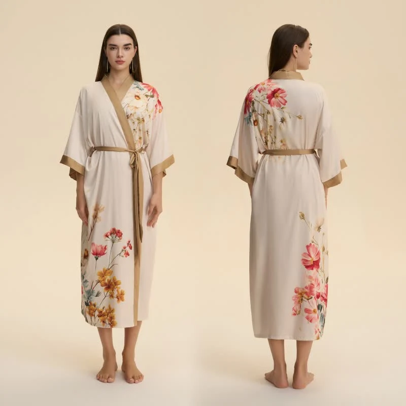Orientalischer, luxuriöser Bademantel im Kimono-Stil mit Blumenmuster
