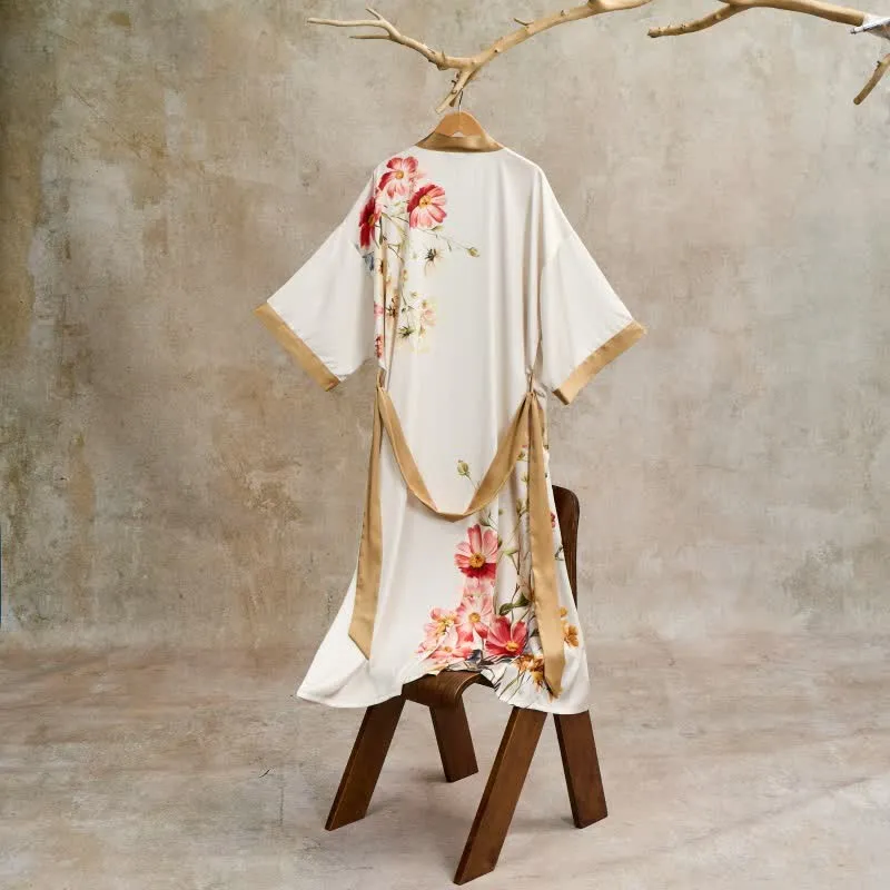 Orientalischer, luxuriöser Bademantel im Kimono-Stil mit Blumenmuster