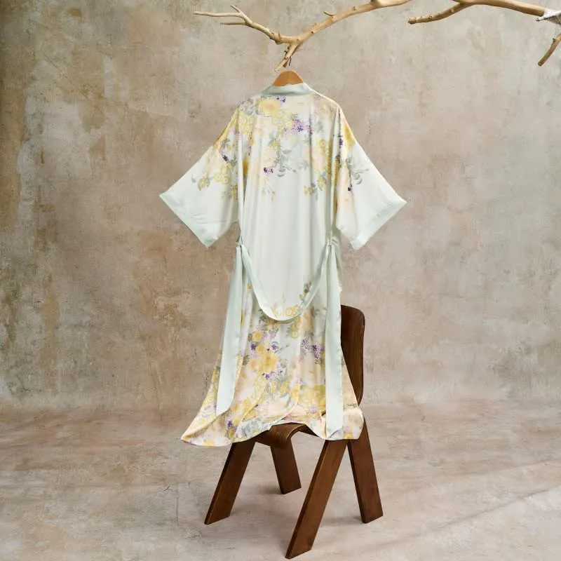 Orientalischer gelber Bademantel im Kimono-Stil mit Blumenmuster
