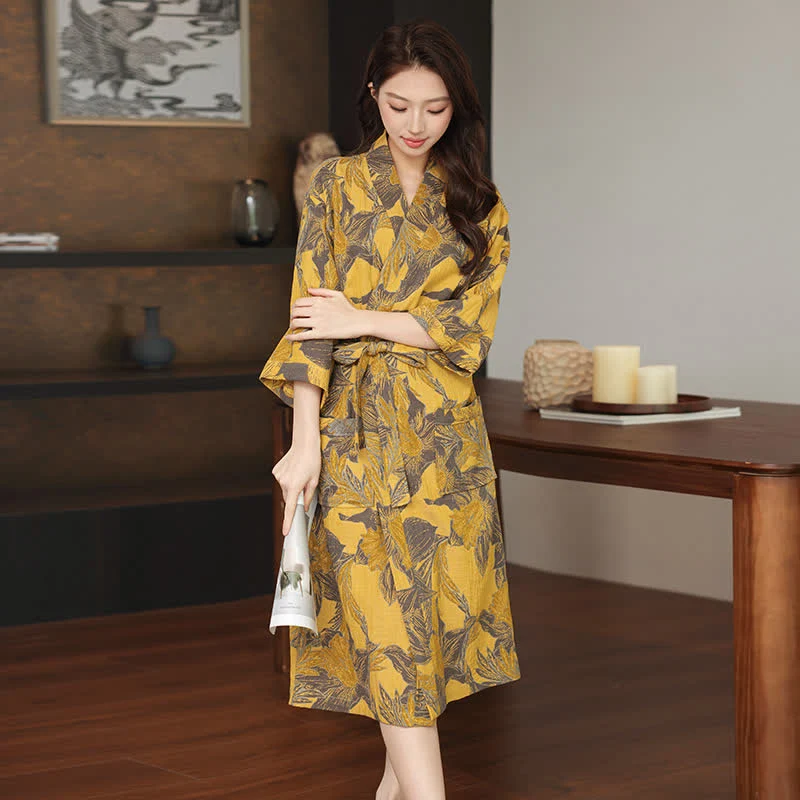 Kimono-Bademantel aus Baumwoll-Doppelgaze mit Blumenmuster