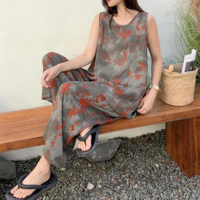 Pyjama-Set mit floralem Tanktop und Hose von Artistic Branch