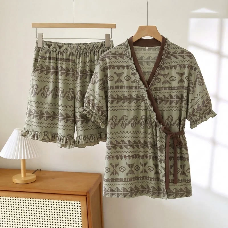 Pyjama-Set im Boho-Stil mit Rüschenärmeln