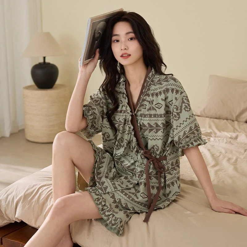 Pyjama-Set im Boho-Stil mit Rüschenärmeln