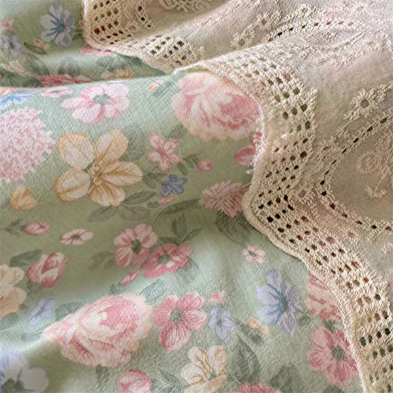 Bettwäsche-Set aus Baumwolle mit Spitzen- und Blumenmuster