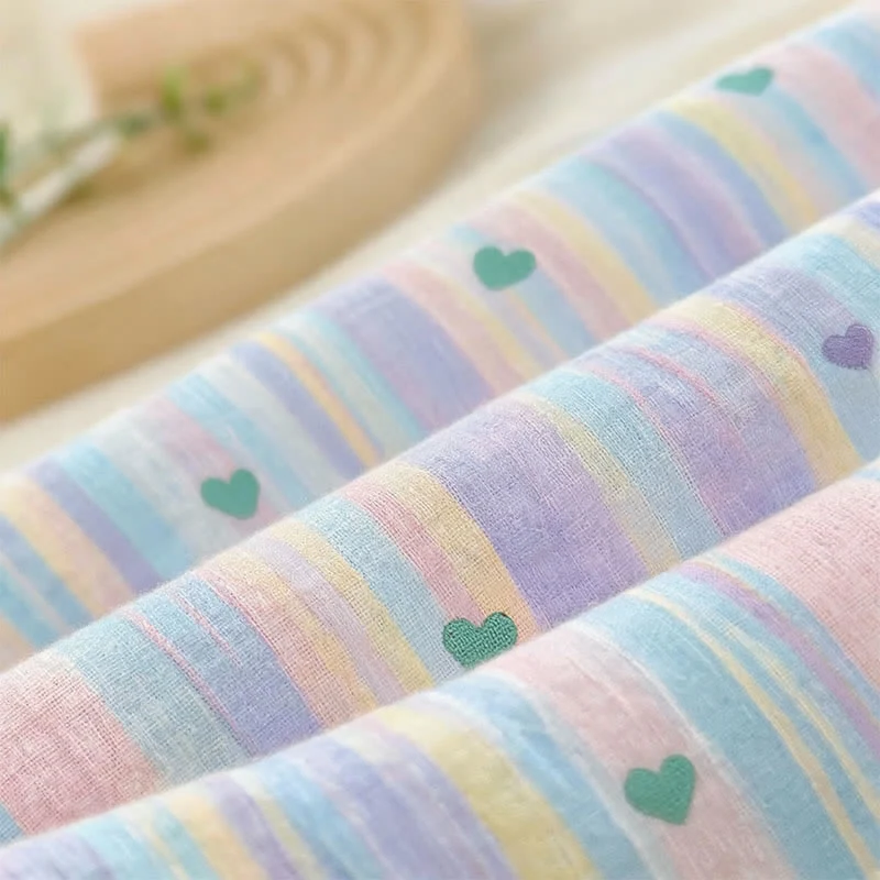 Weiches Bettwäsche-Set mit pastellfarbenen Regenbogenstreifen