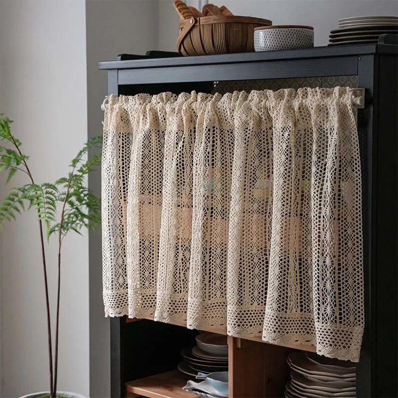 Boho-beige gepunktete Häkelvorhang