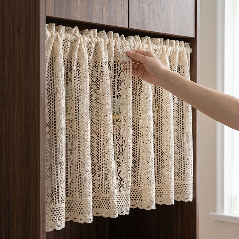 Boho-beige gepunktete Häkelvorhang