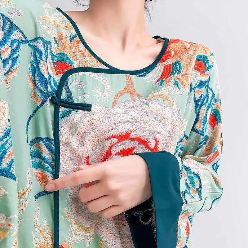 Loungewear-Set im Retro-Blumen-Stil mit orientalischem Flair