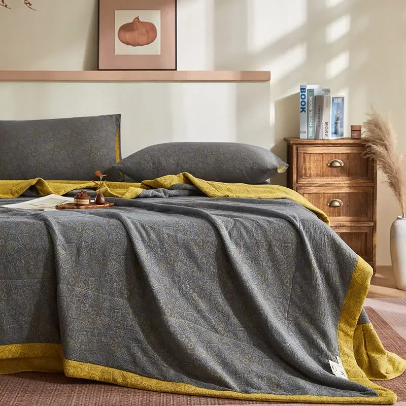 Baumwollgaze-Jacquard-Steppdecke mit dezentem Muster